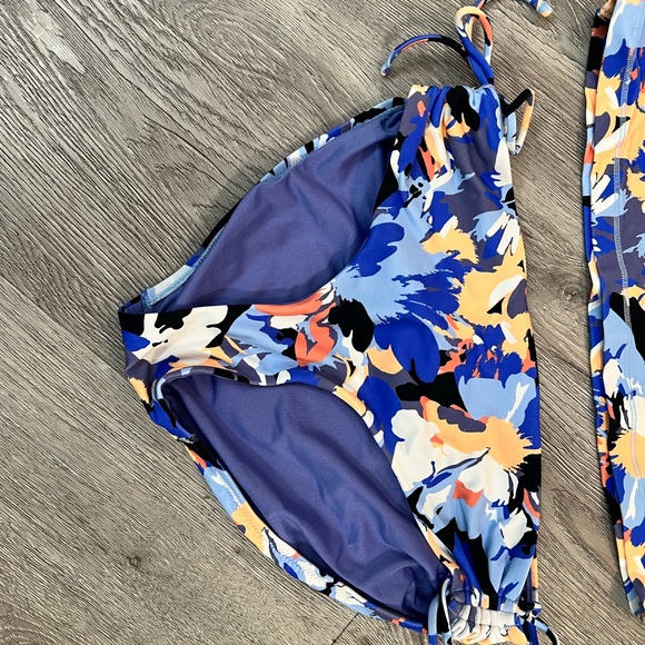 Athleta Floral Print Tankini Swimsuit Small top (up to full C), Medium bottoms - Picture 3 of 11